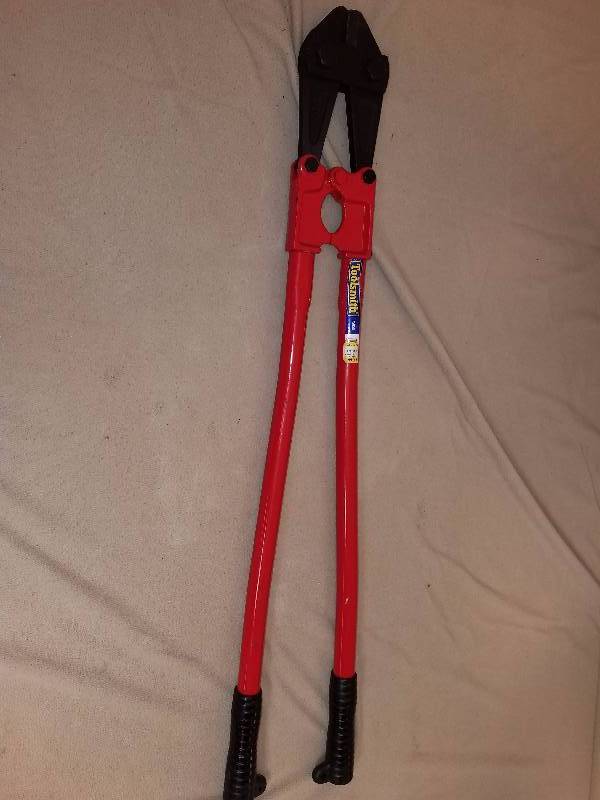 lot 28 image: Toolsmith heavy duty  lock cutter