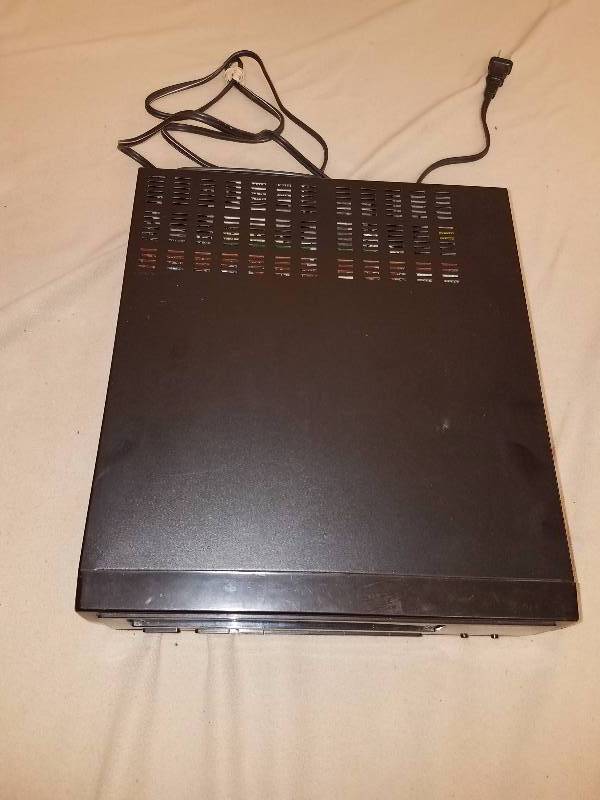 lot 30 image: Samsung VHS Player
