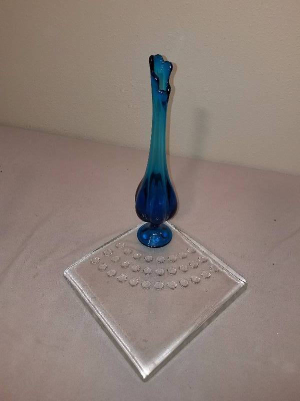 lot 38 image: Unique Vase with Solid Glass Dcor Slab 2