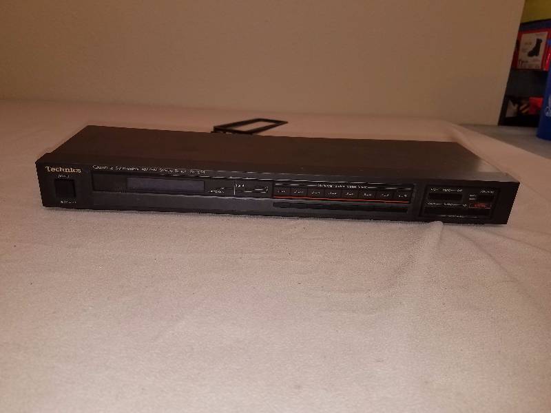 lot 46 image: AM FM Stereo Tuner - technics