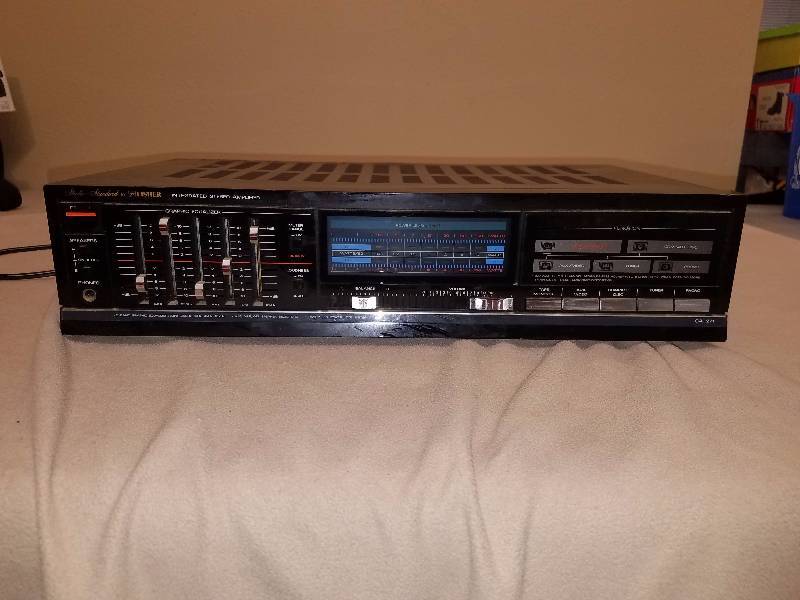 lot 49 image: Integrated Stereo Amplifier