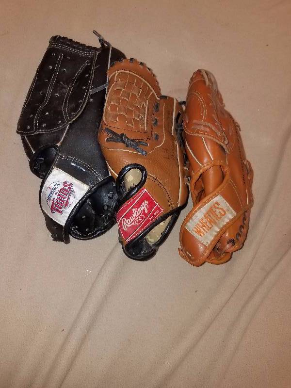 lot 57 image: 3 Baseball Gloves