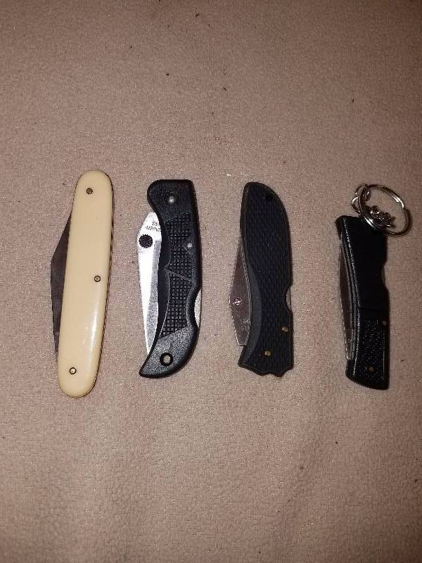 lot 59 image: Knife Lot #1