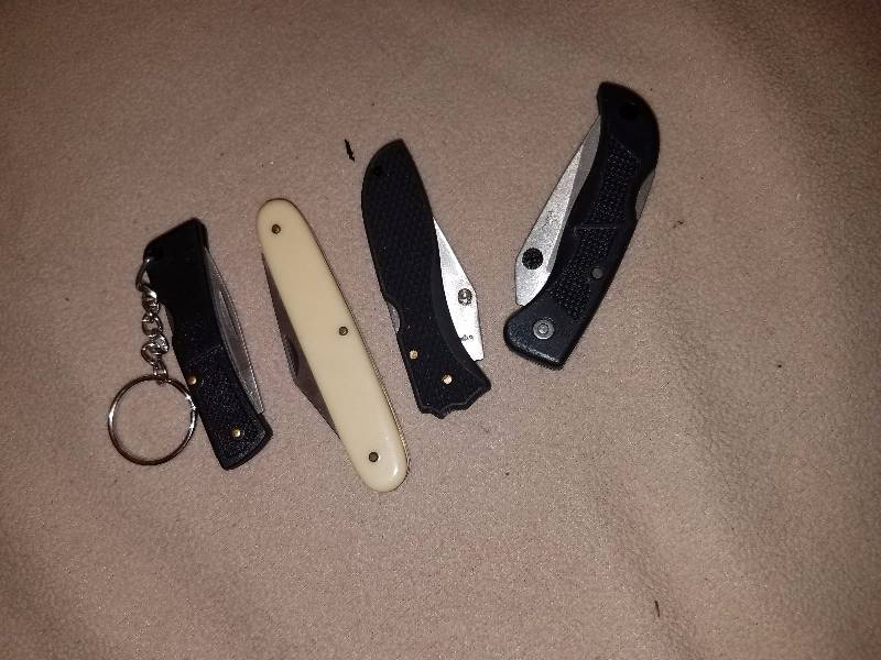 lot 60 image: Knife Lot #2