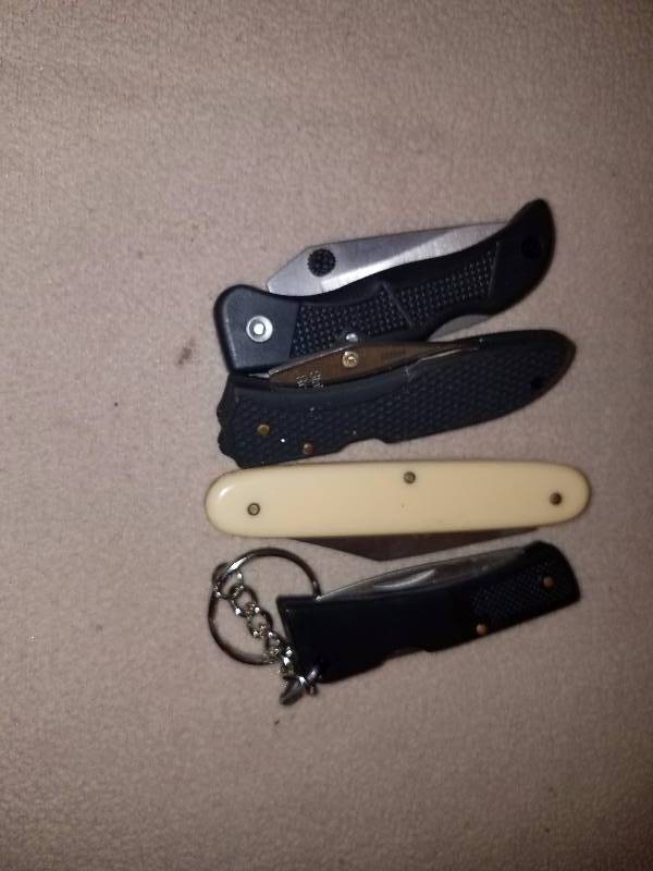lot 61 image: Knife Lot #3