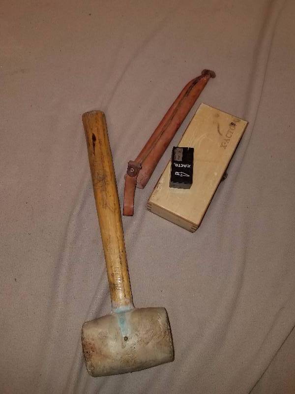 lot 67 image: Exacto knife set with refiller and mixed lot