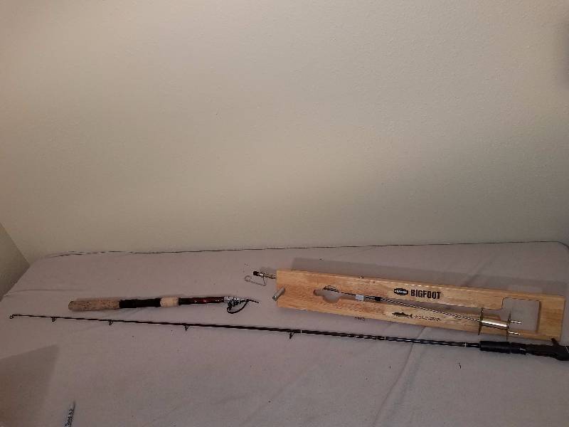 lot 84 image: Tip-up, Collapsible Rob, and One Piece Rob