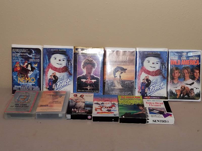 lot 118 image: Lot of 12 VHS Videos