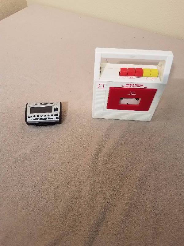 lot 126 image: Sirius Radio Receiver and Radio Shack Cassette Tape Recorder