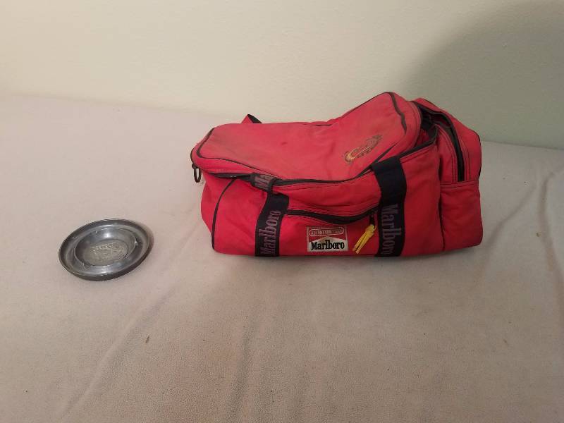 lot 131 image: Metal Marlboro Ashtray and Cooler
