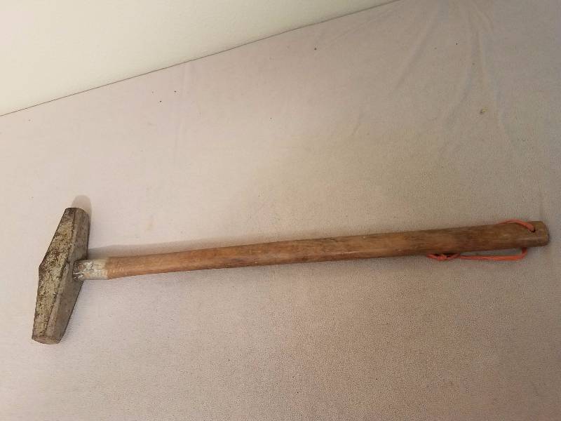 lot 140 image: Sledgehammer