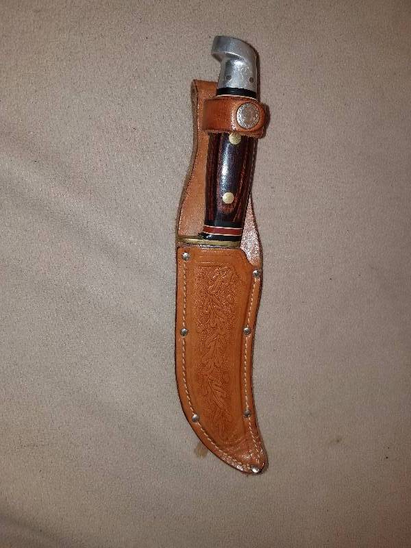 lot 144 image: Fixed Blade Buck Knife