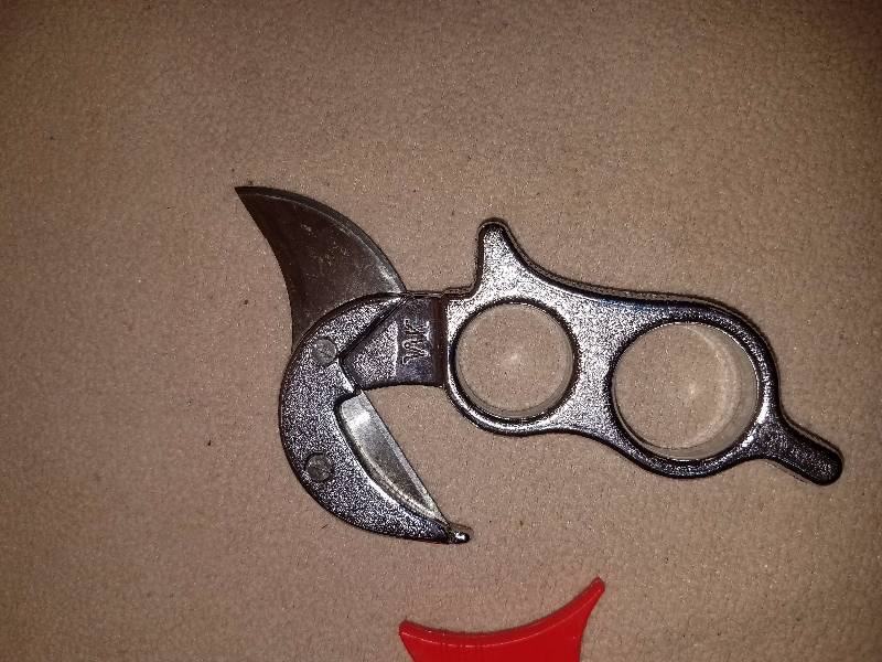 lot 145 image: WK Gutting Knife