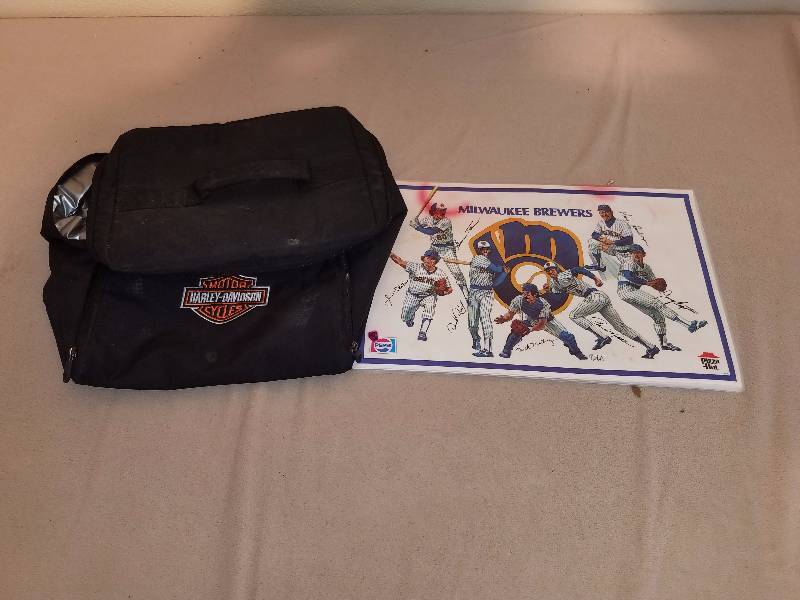 lot 147 image: Harley Davidson Soft Cooler and Pizza Hut Table Mats