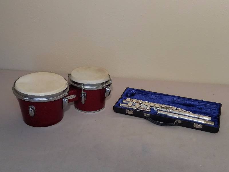 lot 156 image: Dixie Hand Drums and Gemeinhardt Flute with case