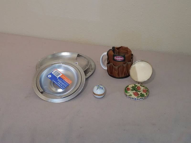 lot 162 image: vintage compact, glass egg, and 4 drip pan and trim ring