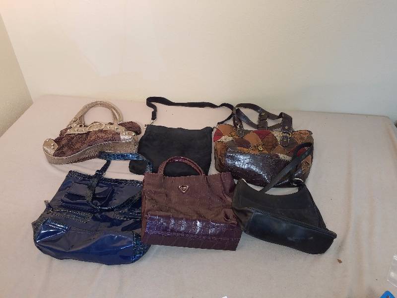 lot 163 image: 6 purses