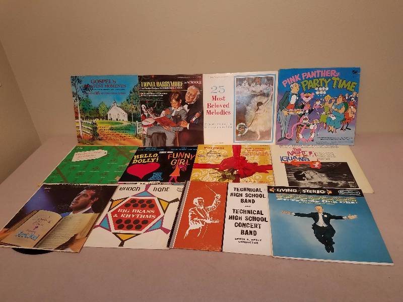 lot 175 image: Lot of 12 Vinyl Records