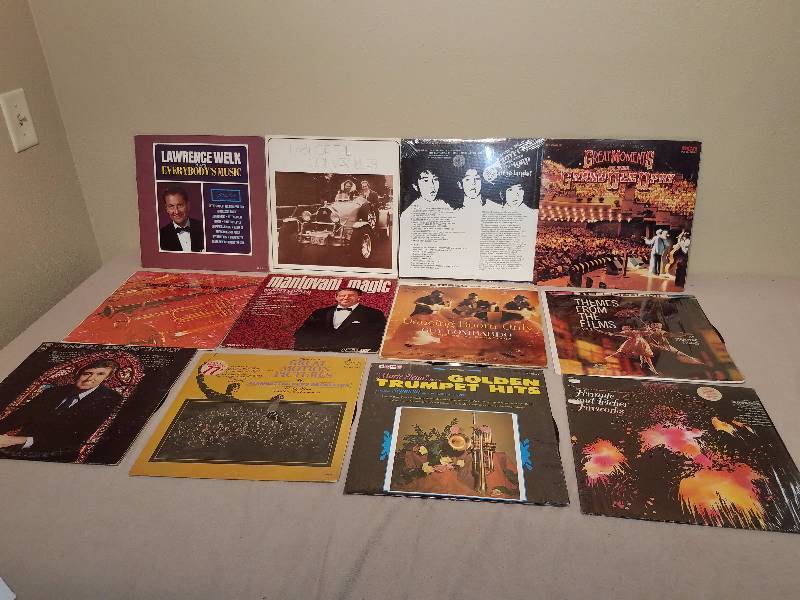 lot 178 image: Lot of 12 Vinyl Records