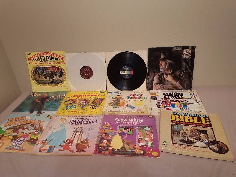 lot 181 image: Lot of 12 Vinyl Records