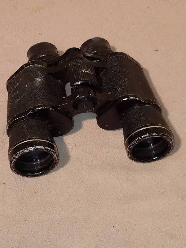 lot 189 image: Binoculars
