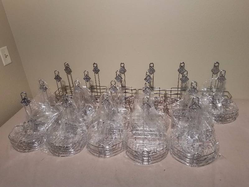 lot 191 image: 20 Metal Tabasco Table Top Condiment Holders