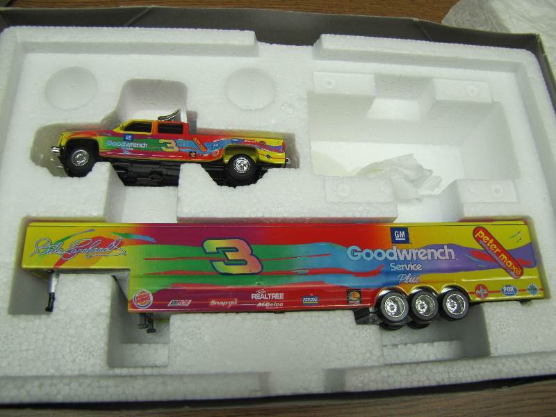 164 Dually w  Show Trailer