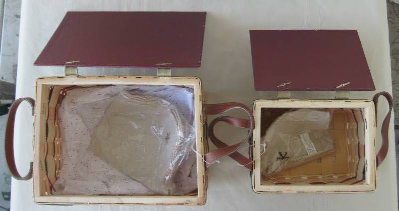 lot 023 image: Holiday Box & Basket Lot