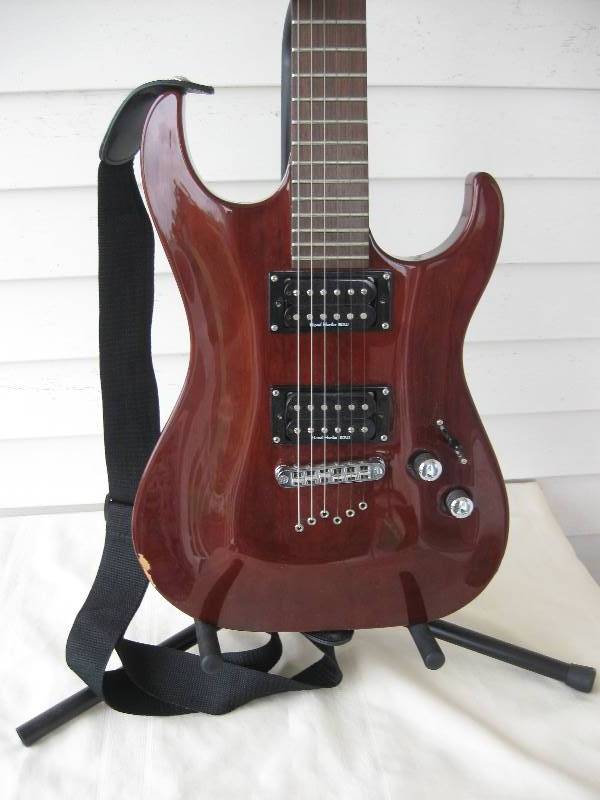 lot 040 image: Washburn Electric Guitar, Amplifiers, Tuner & Stand