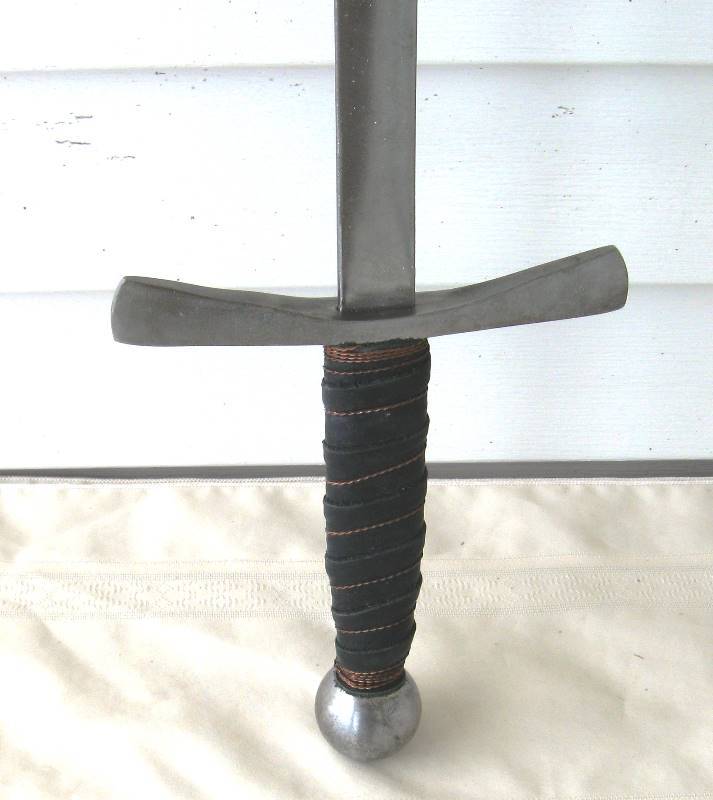 lot 051 image: Renaissance Festival EXCALIBER Sword  Decorative