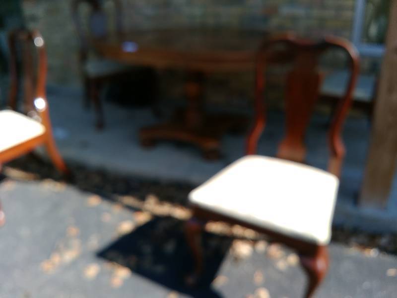 Dining Room Table wChairs