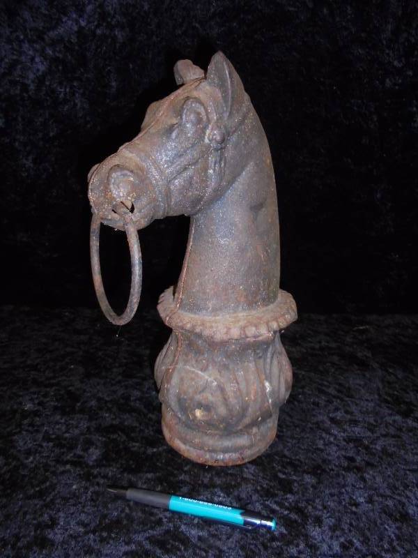 lot 1 image: Cast Iron Horse Head Hitching Post Topper