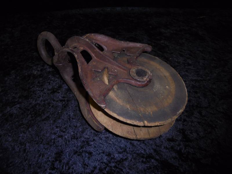 lot 2 image: MetalWood Pulley wStars