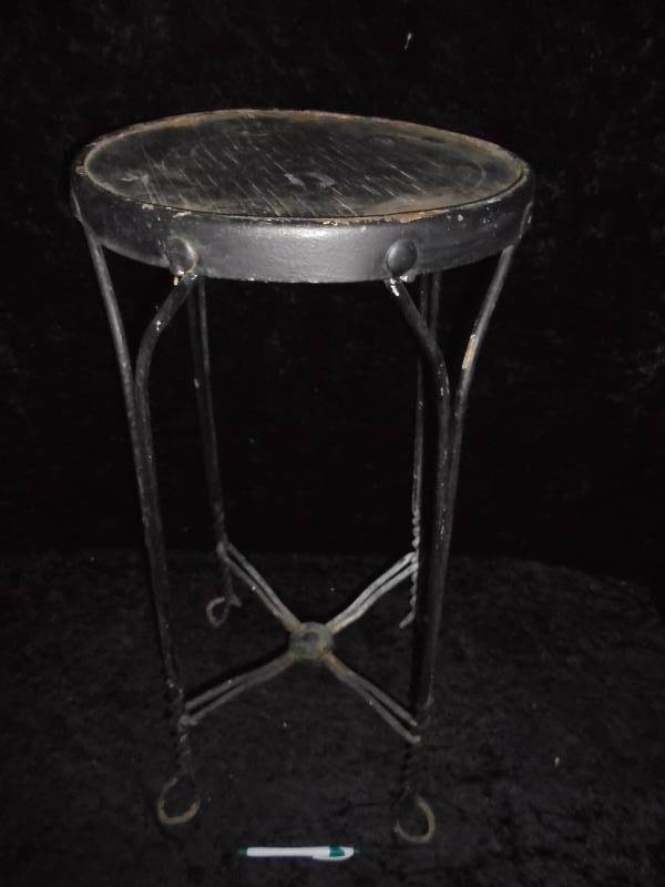 lot 14 image: Metal Based Soda Fountain Stool. 28h