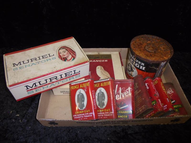lot 20 image: Lot - Tabacco Tins, misc