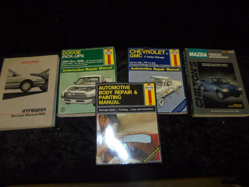 lot 21 image: Lot - Auto Repair Manuals
