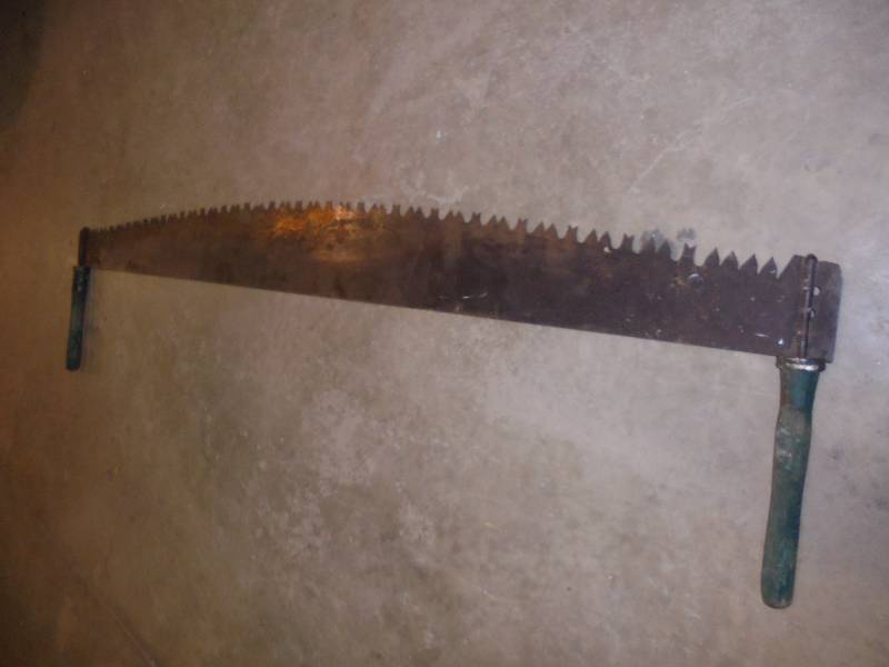 lot 28 image: Large Saw - 65