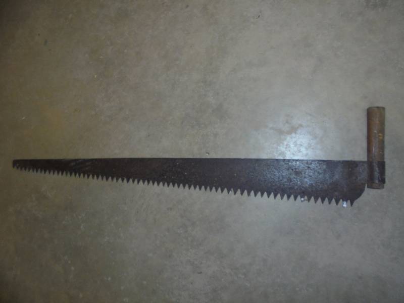 lot 36 image: Large Saw - 39