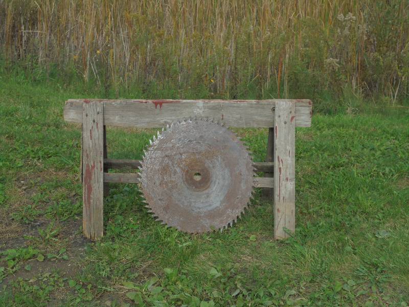 lot 43 image: Large Saw Blade - 21