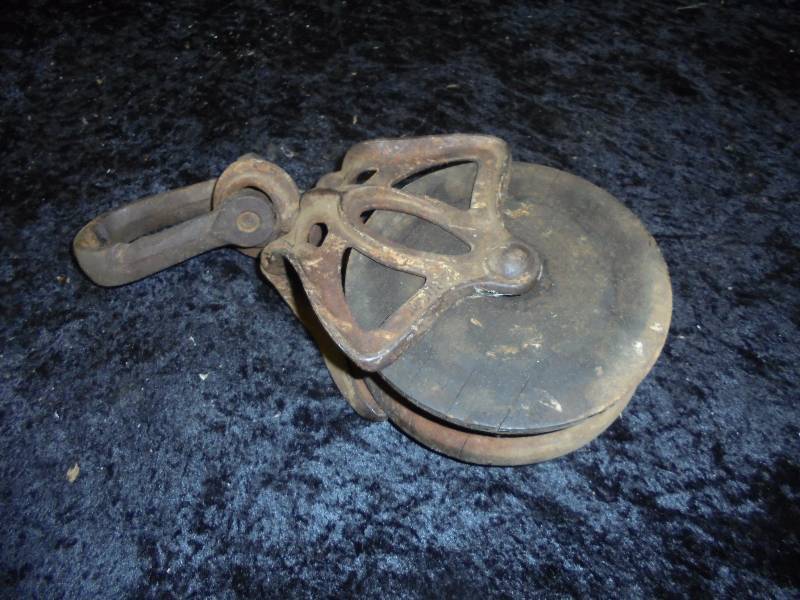 lot 58 image: WoodMetal Pulley, 10