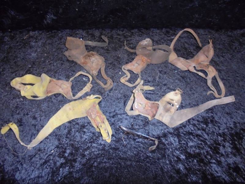 lot 65 image: Lot - Corn Shellers