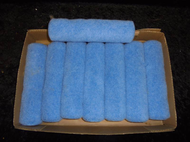 lot 80 image: Lot - Paint Rollers - Blue