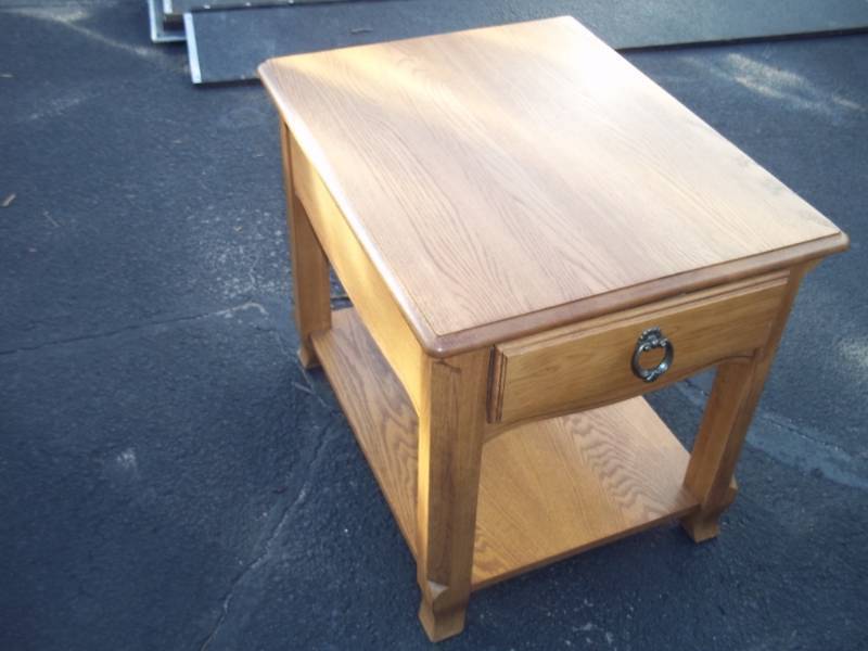 End table 36 x 21 x 23
