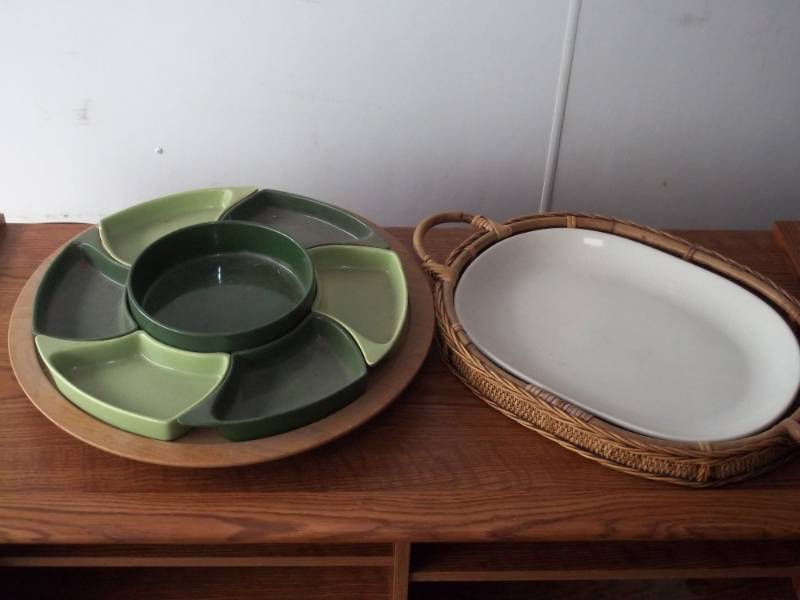 Serving trays 20 diameter and 22