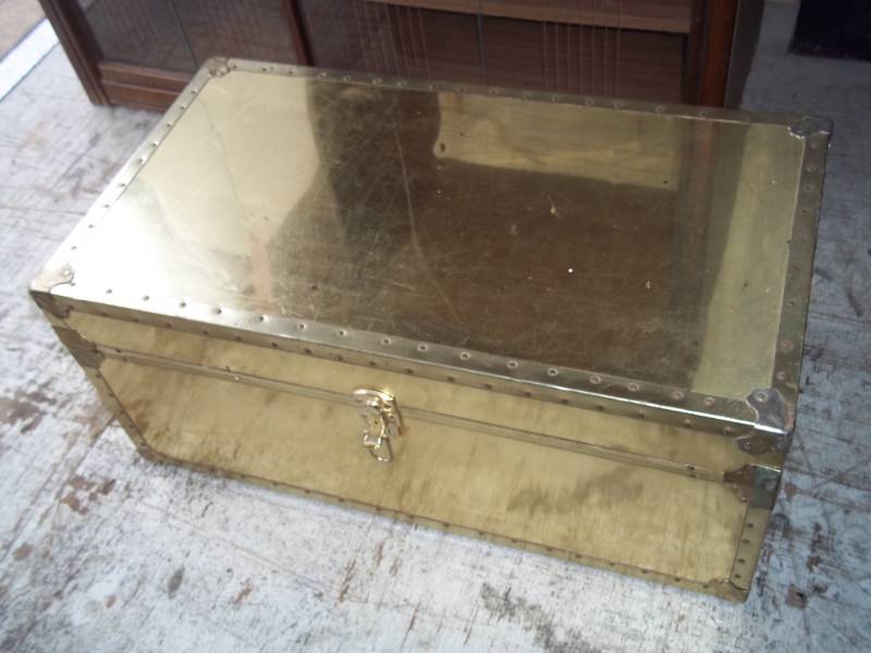 Vintage tin trunk 33 x 18 x 14