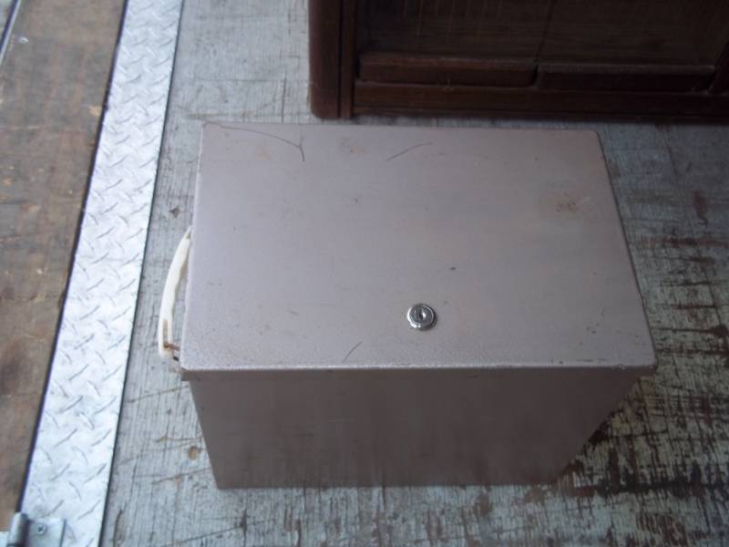 Lock box no key 14 x 10 x 11