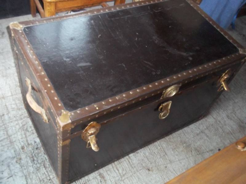 Vintage trunk 36 x 20 x 22