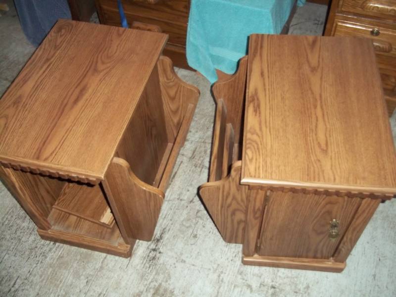 Magazine tablecabinet x2 one door needs repair  14 x 21 x 22