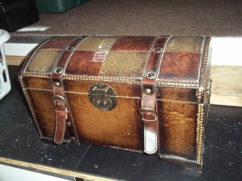 Wood trunk 18 x 10 x 11