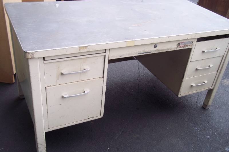 Metal desk 60 x 30 x 30